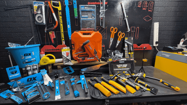 Win A roofing hand tool kit!
