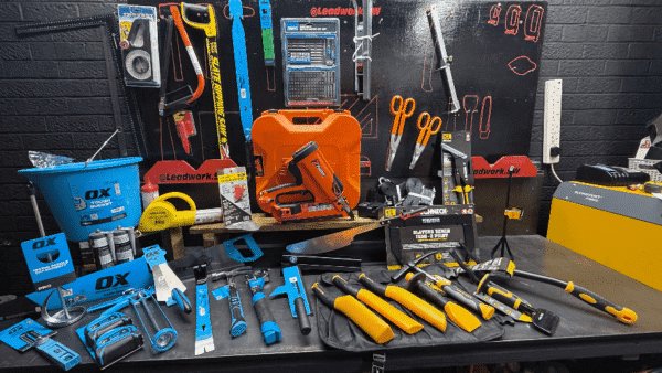 Win A roofing hand tool kit!